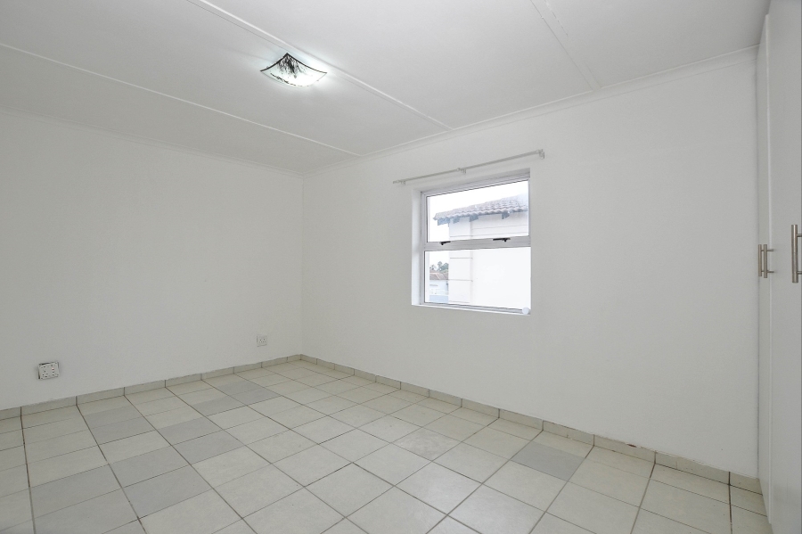 8 Bedroom Property for Sale in Parklands Western Cape